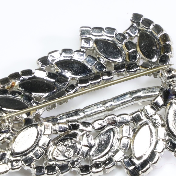 Vintage 1950s Weiss Clear Rhinestones Leaf shape Brooch - Picture 4 of 7